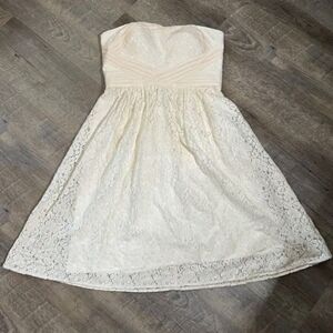 Elegant Cream Lace Strapless Dress